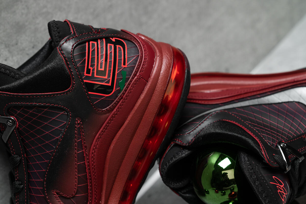 Lebron 7 sale christmas